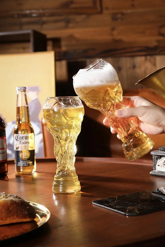 Jarra de cerveza en forma de trofeo de 600 ml – diseño futbolístico