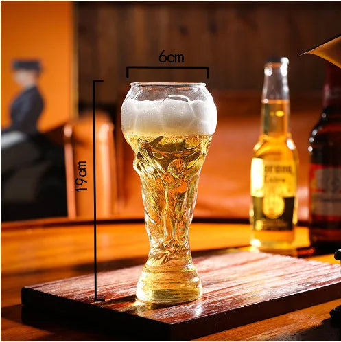 Jarra de cerveza en forma de trofeo de 600 ml – diseño futbolístico